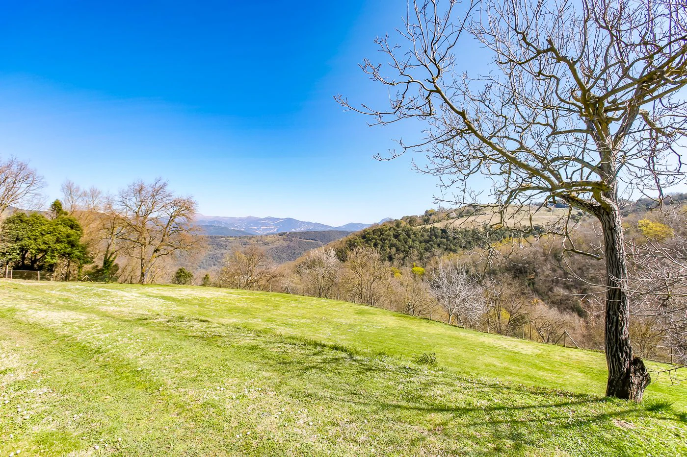 4395 - Country house in La Garrotxa with spectacular views of the Pyrenees