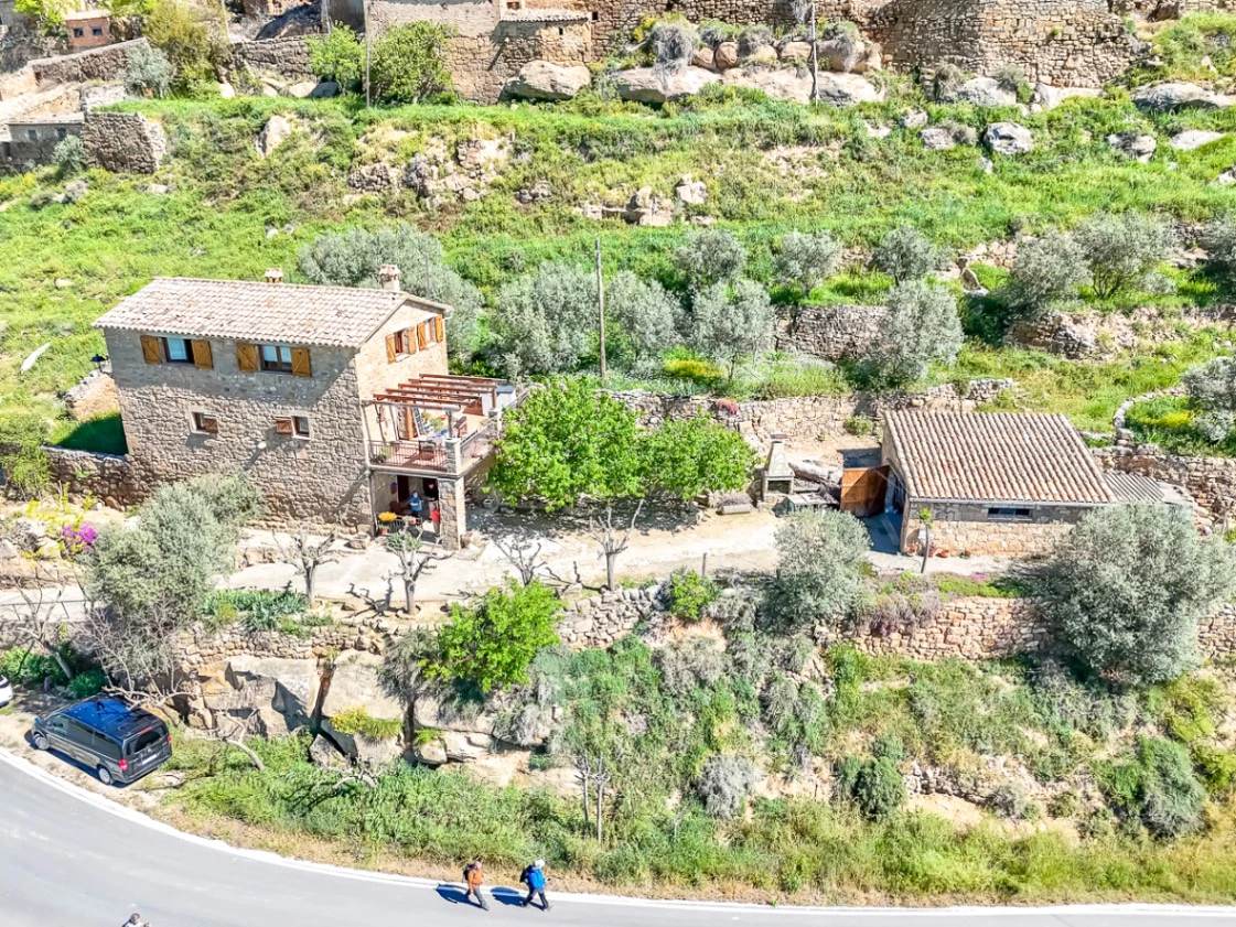 Dorfhaus mit Grundstück