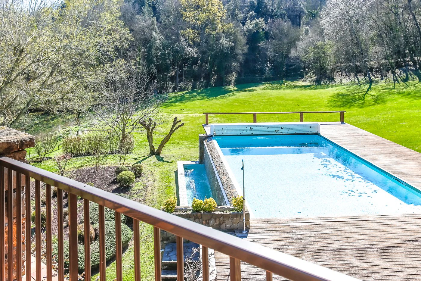 4395 - Country house in La Garrotxa with spectacular views of the Pyrenees