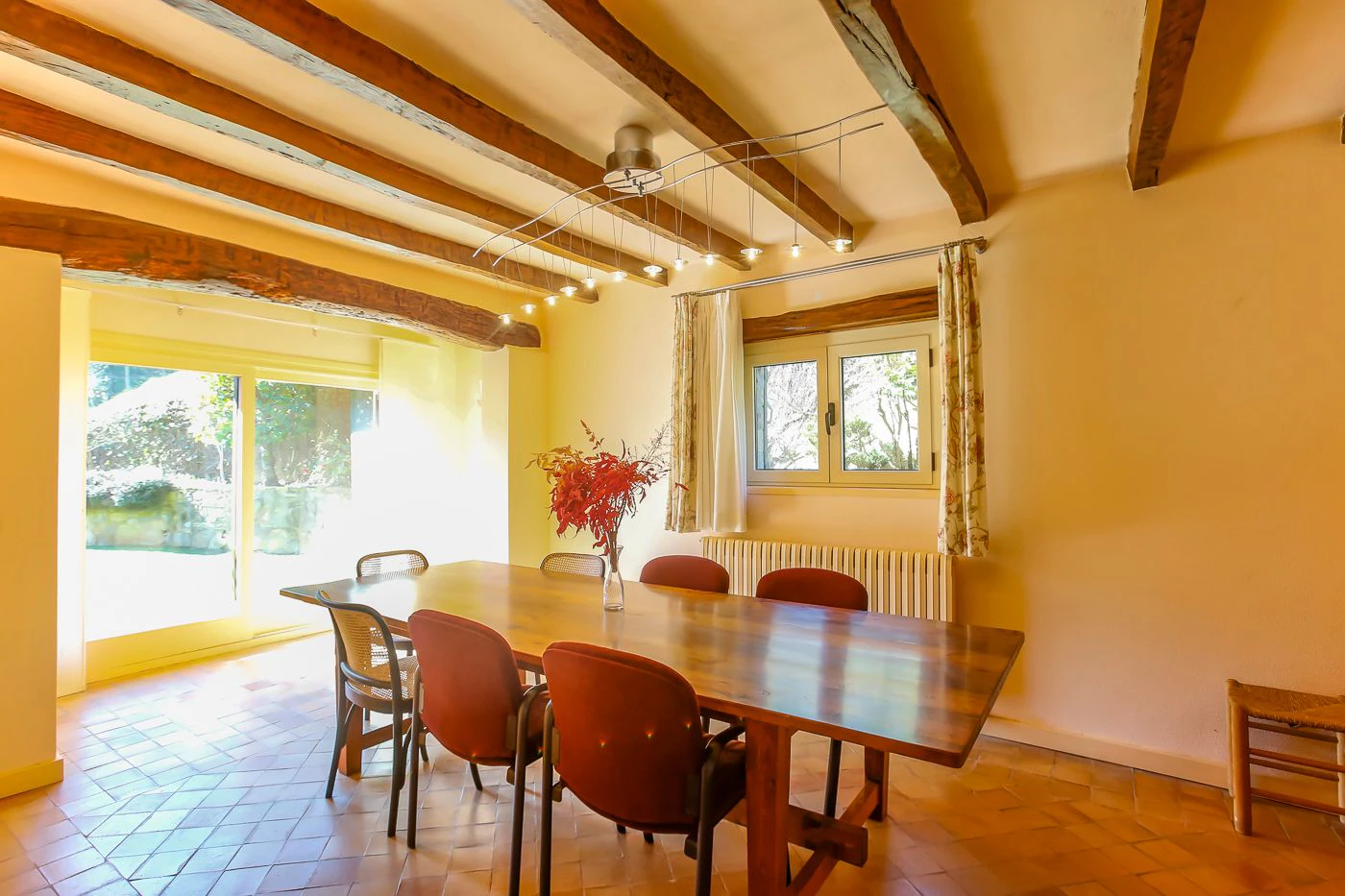4395 - Country house in La Garrotxa with spectacular views of the Pyrenees