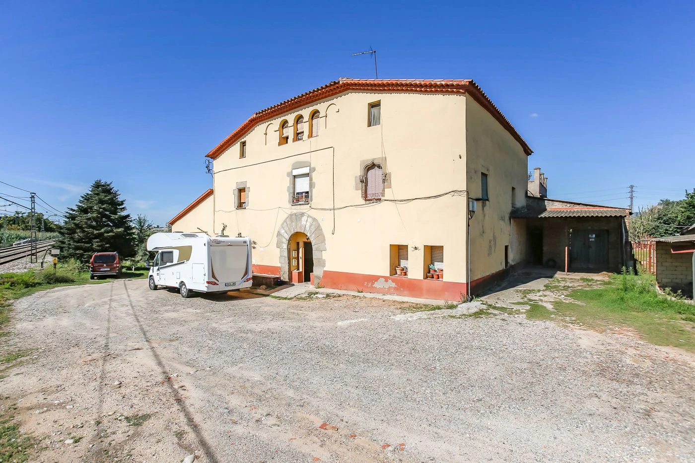 6326 - Masia con 5 Apartamentos (para rehabilitar)