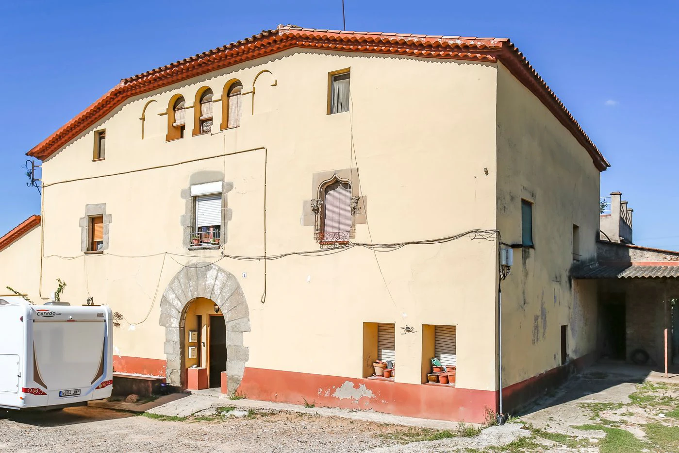 6326 - Masia con 5 Apartamentos (para rehabilitar)