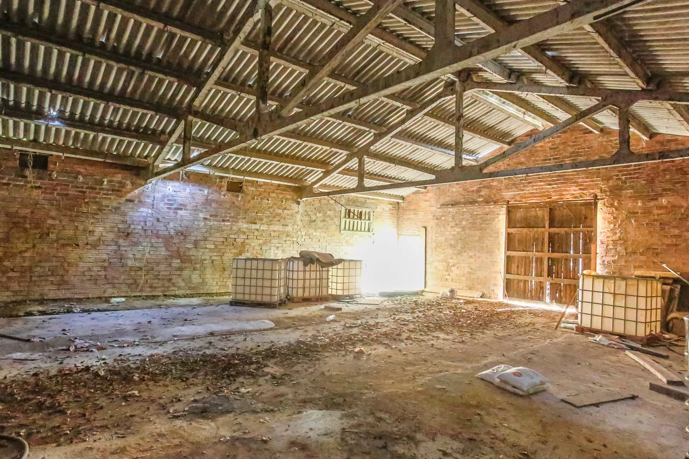 Masia para rehabilitar en la falda del parque natural del Montseny. 12 hectáreas con parte de cultivo.