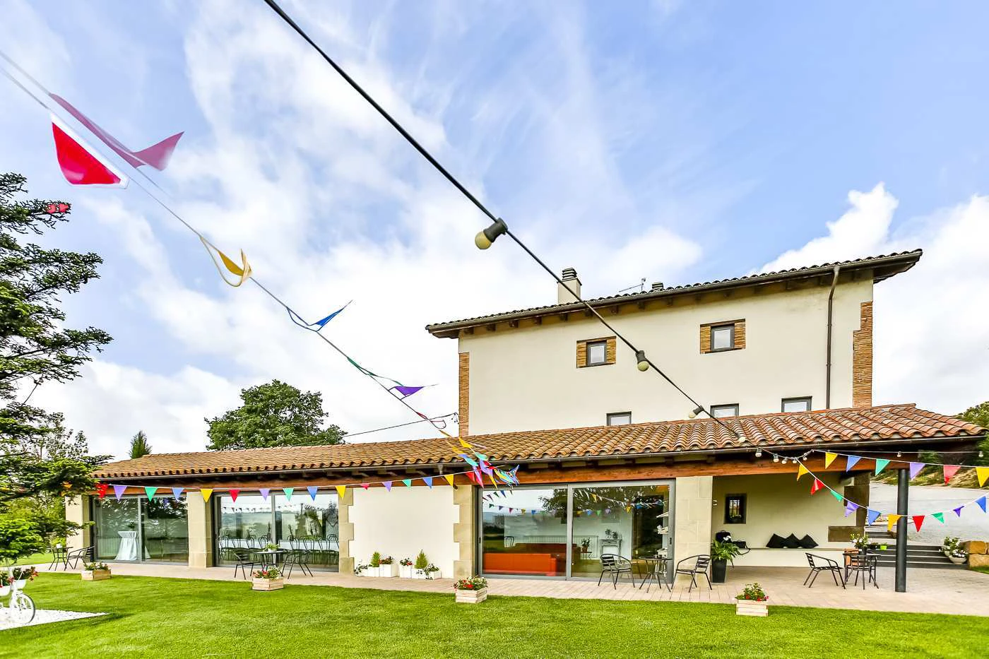 4034 - Farmhouse with license for events