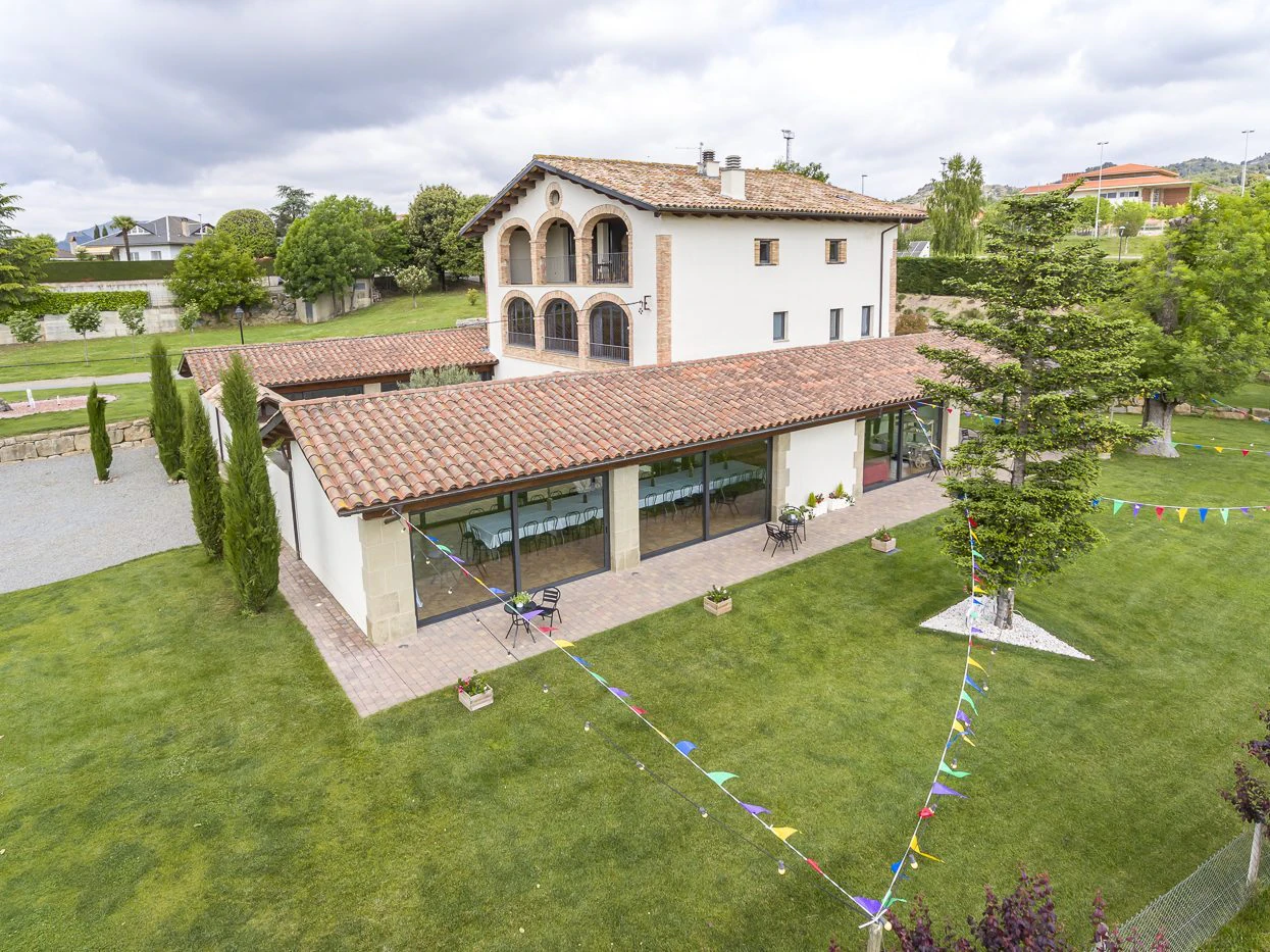 4034 - Farmhouse with license for events