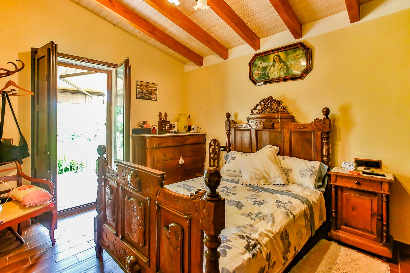 4015 - Property with 24 hectares of land with 3 houses, two of them in good condition