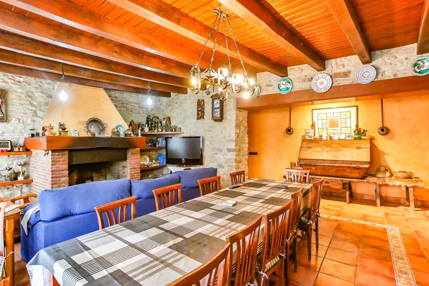 4015 - Property with 24 hectares of land with 3 houses, two of them in good condition