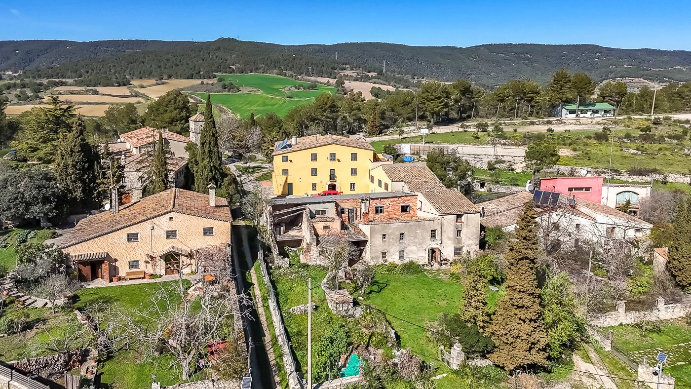 Masía a reformar en venta en Font-Rubí