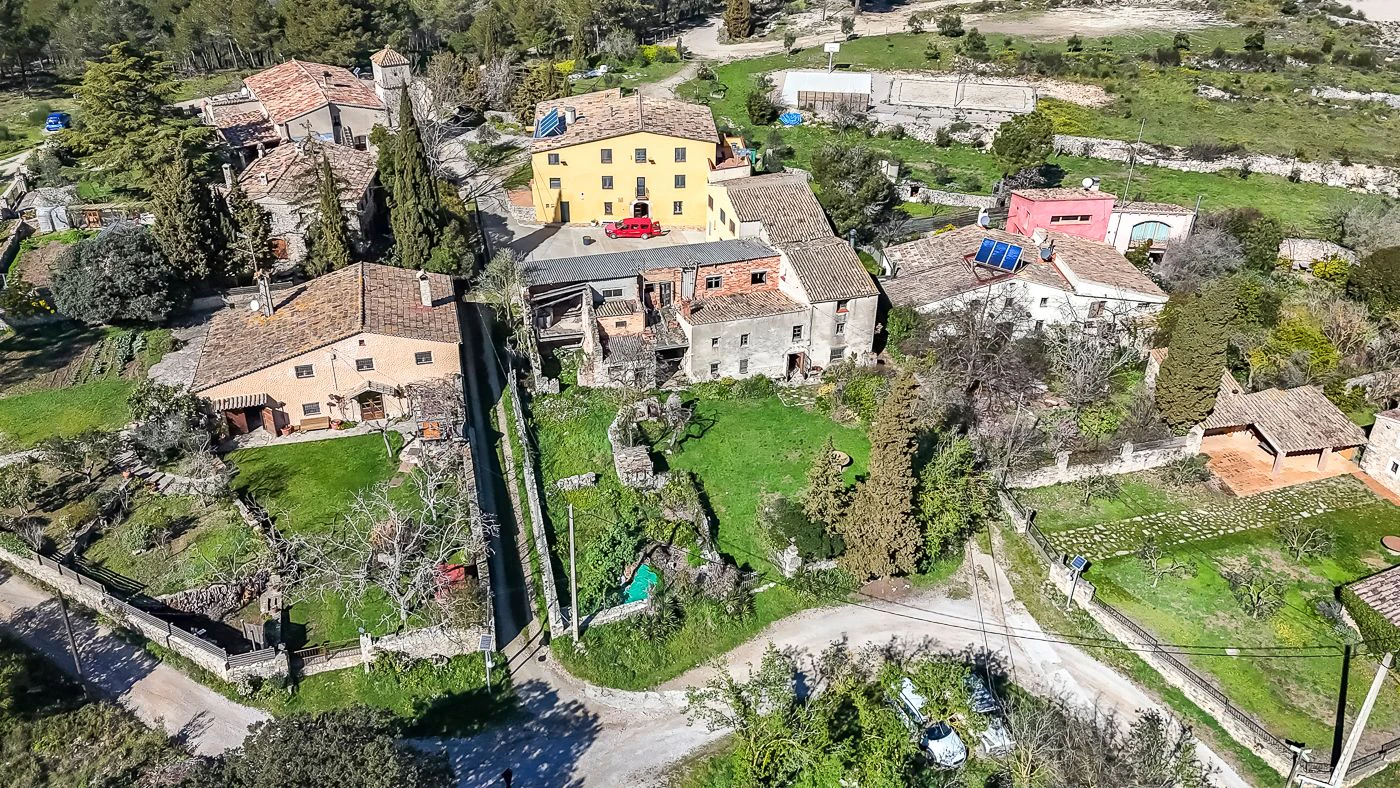 Masía a reformar en venta en Font-Rubí
