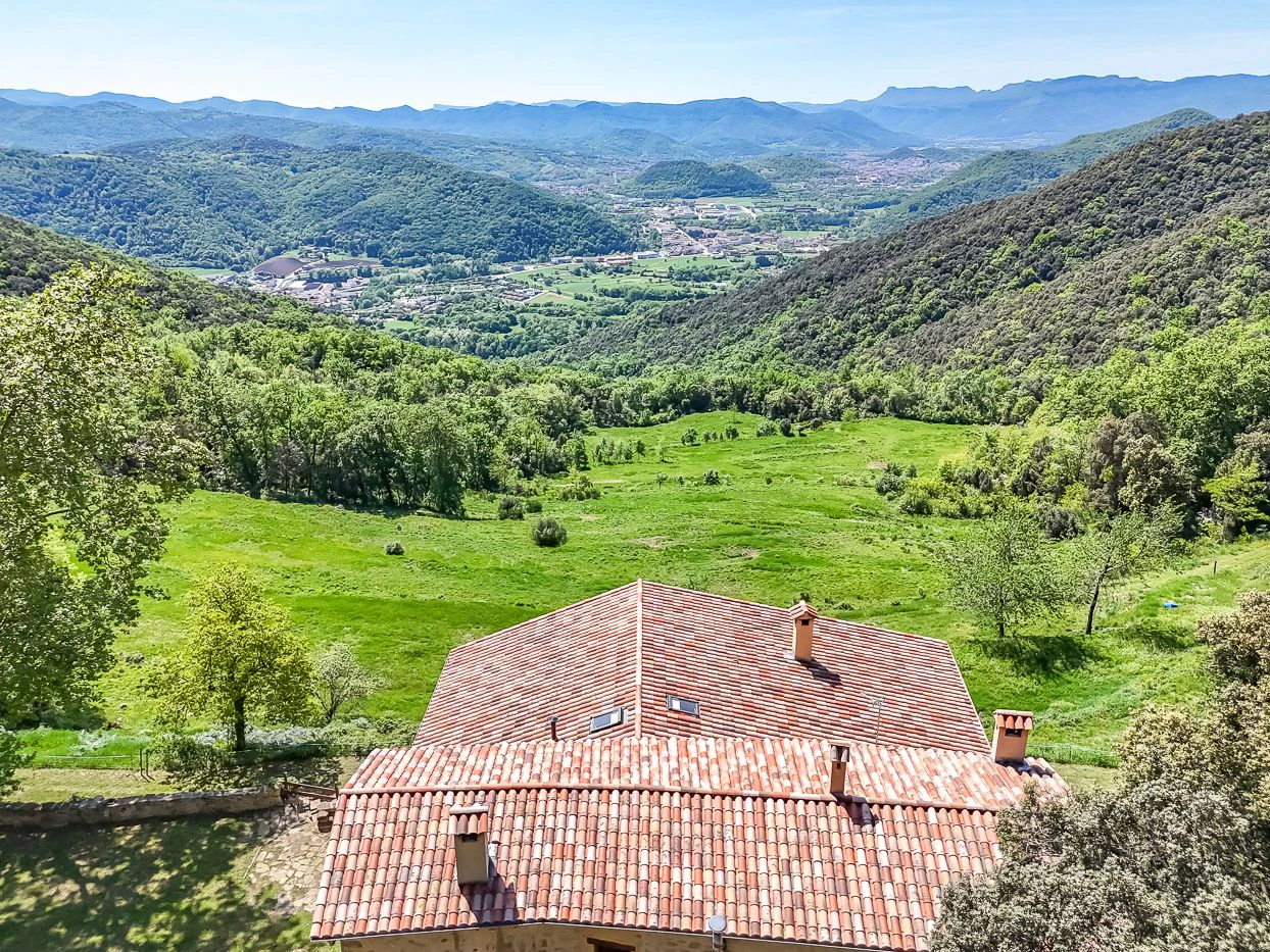 6903 - Masía en la Garrotxa con 143 hectáreas de terreno