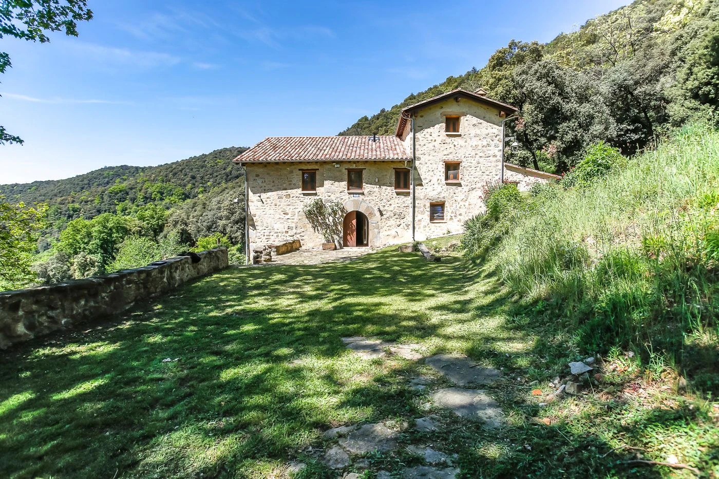 6903 - Masía en la Garrotxa con 143 hectáreas de terreno