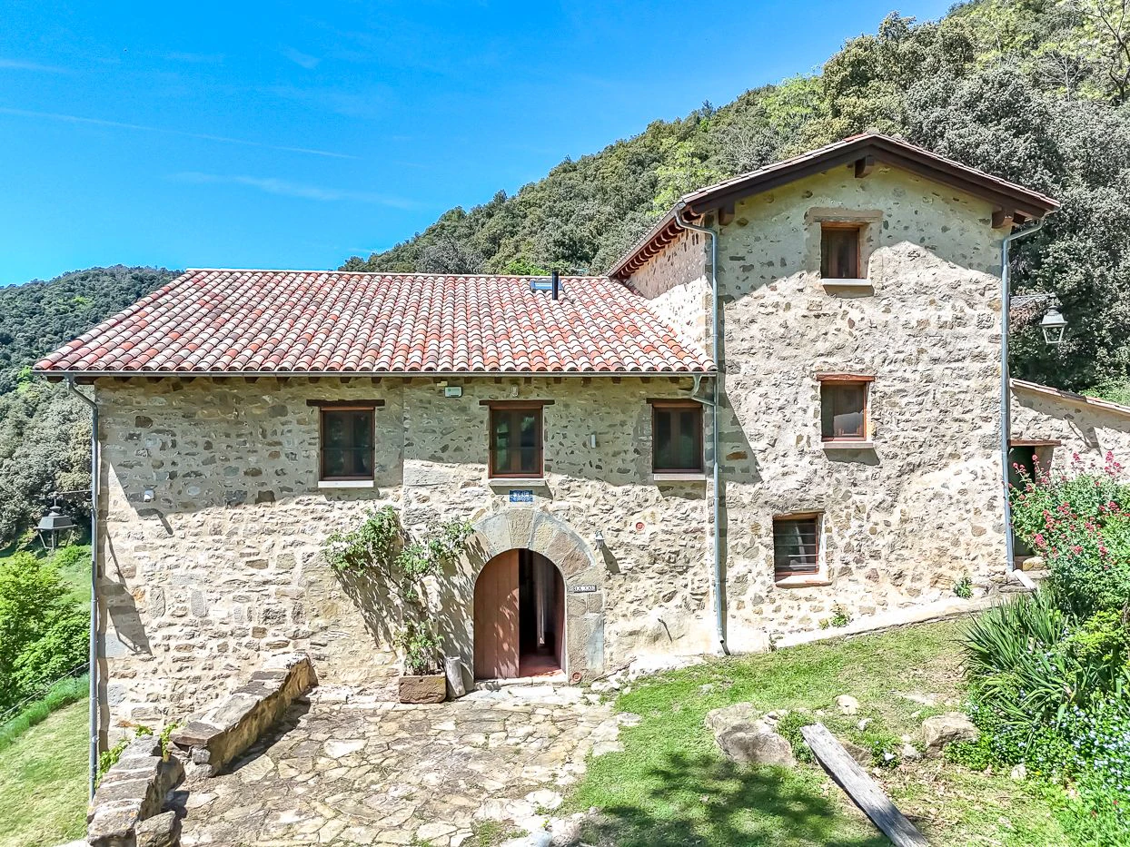 6903 - Masía en la Garrotxa con 143 hectáreas de terreno