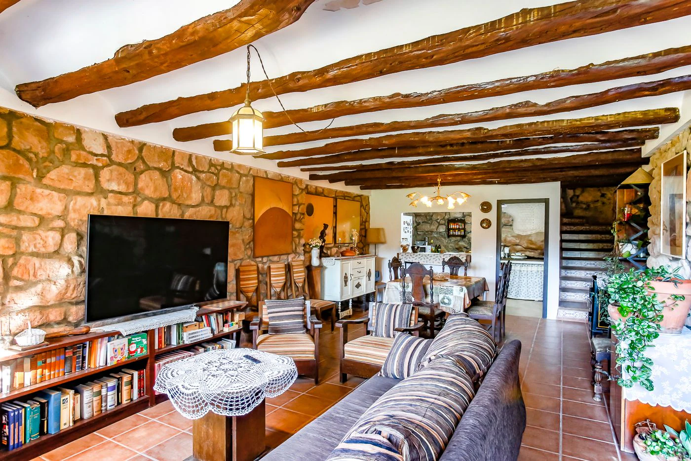 7587 - Finca con 5 viviendas con licencia turística