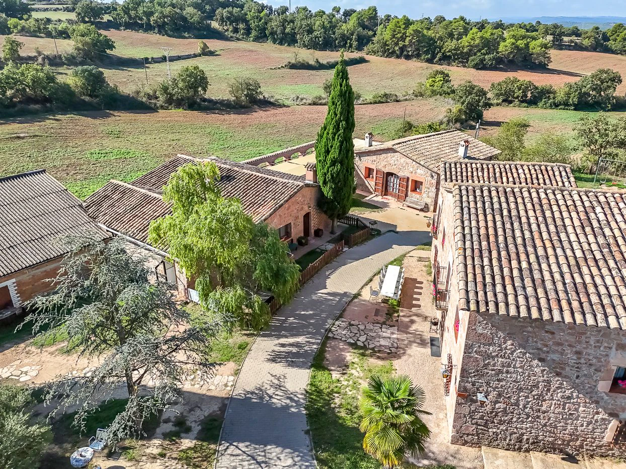 7587 - Finca con 5 viviendas con licencia turística
