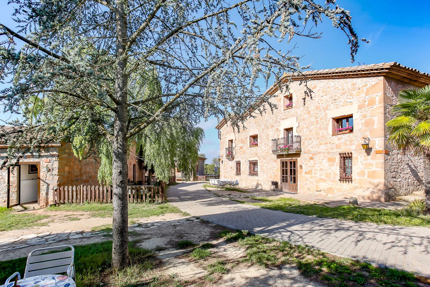 7587 - Finca con 5 viviendas con licencia turística