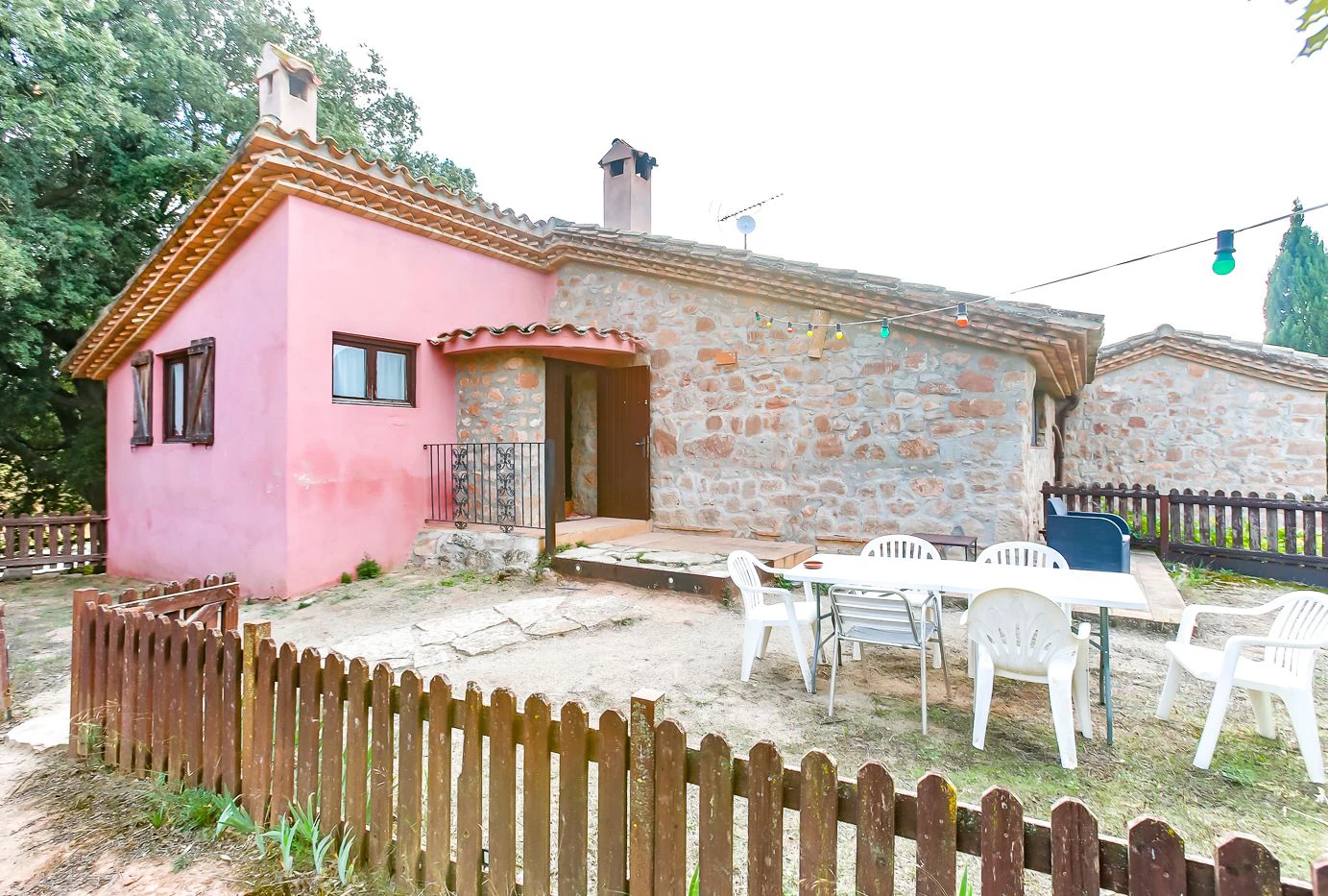 7587 - Finca con 5 viviendas con licencia turística