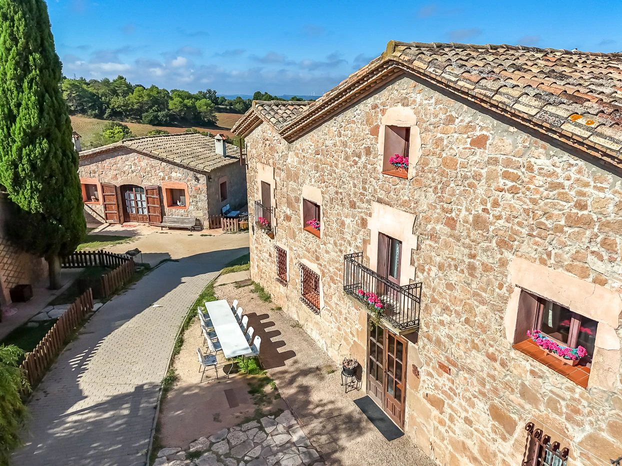7587 - Finca con 5 viviendas con licencia turística