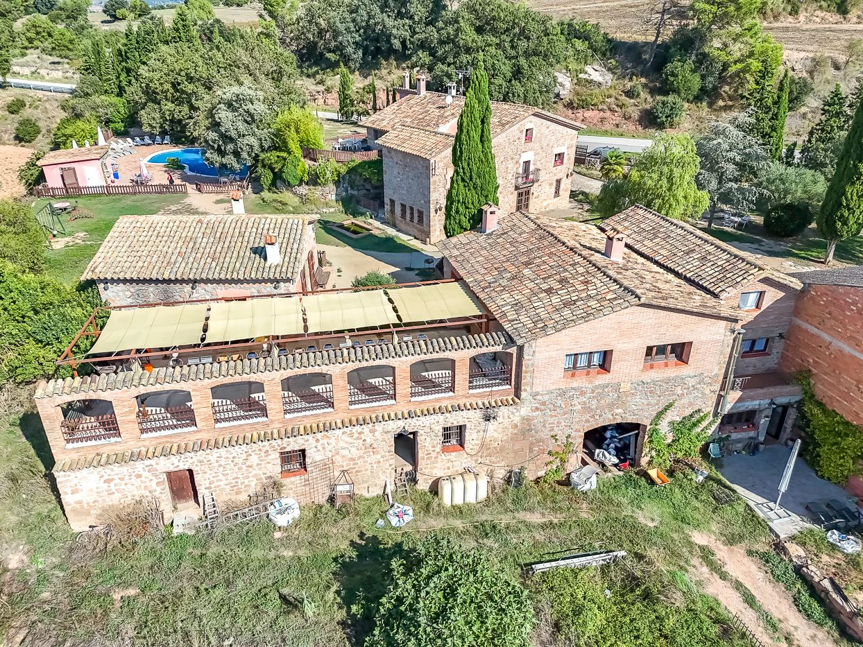 7587 - Finca con 5 viviendas con licencia turística