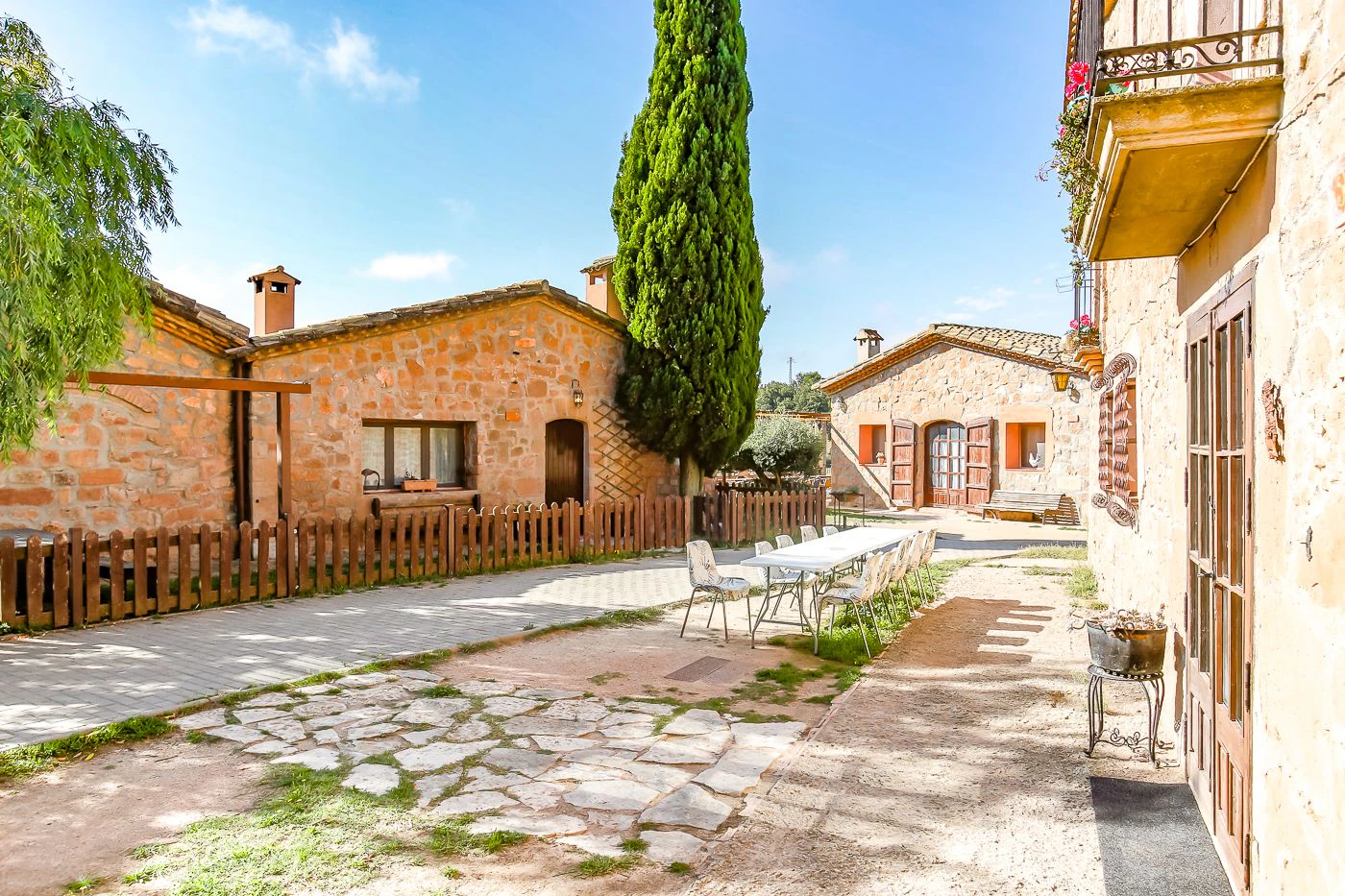 7587 - Finca con 5 viviendas con licencia turística
