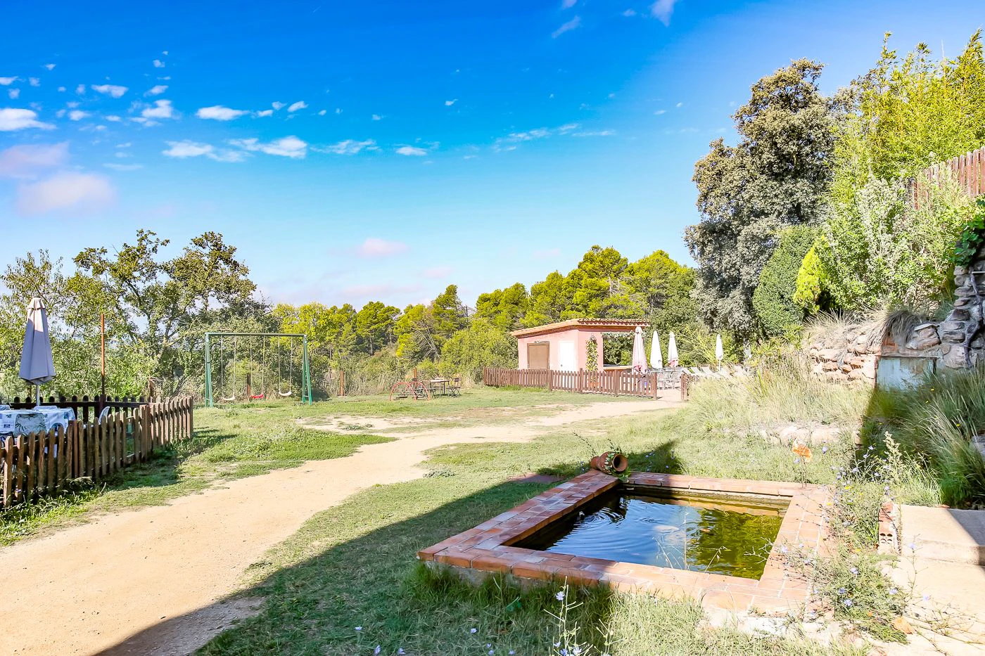 7587 - Finca con 5 viviendas con licencia turística