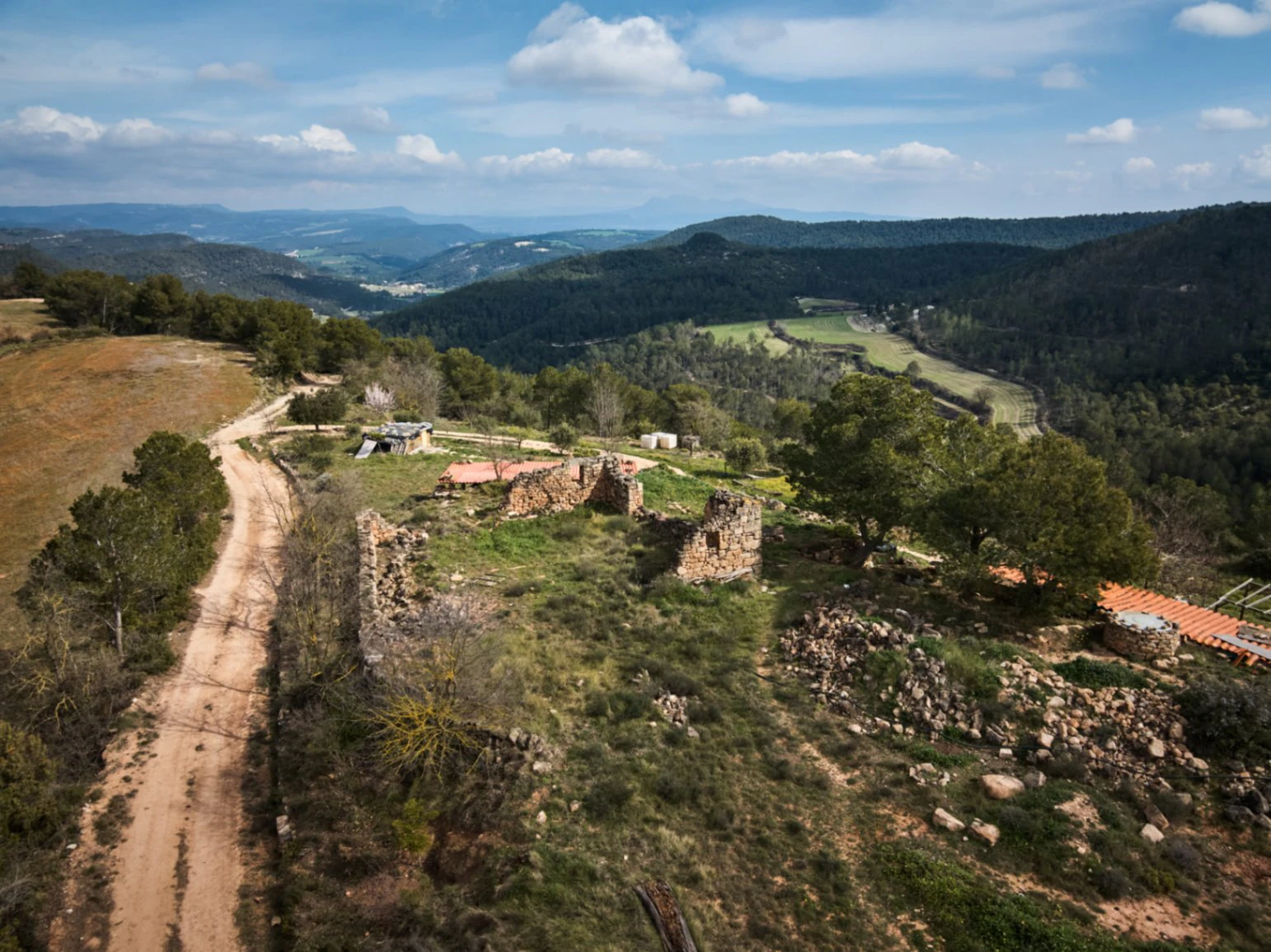 5478 - Finca amb masia a reformar a Argençola