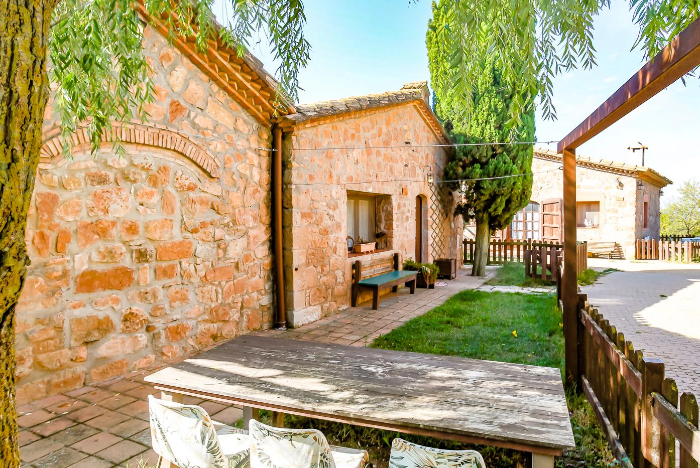 7587 - Finca con 5 viviendas con licencia turística