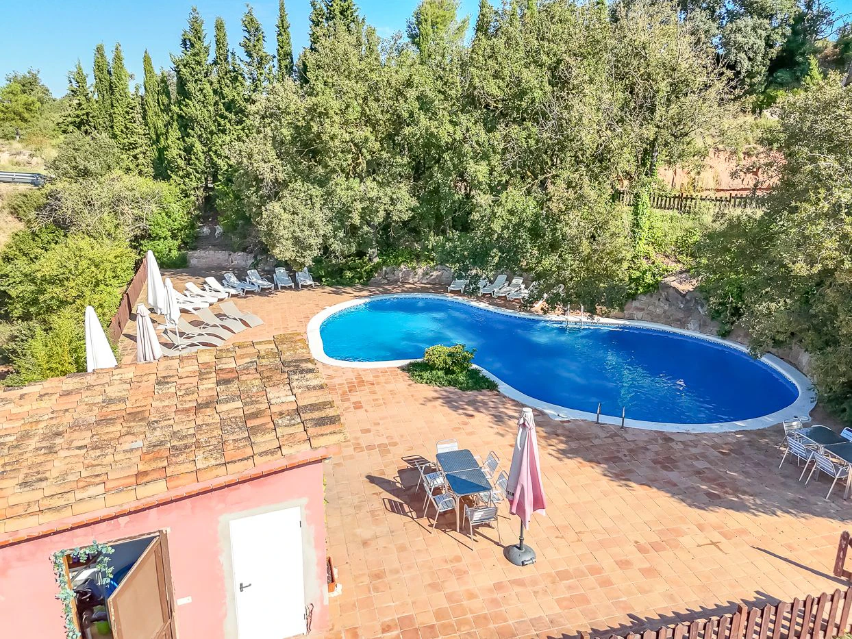 7587 - Finca con 5 viviendas con licencia turística