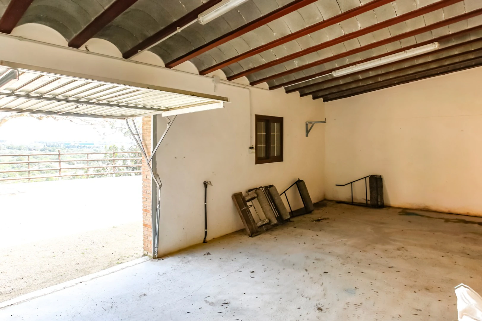 Landhaus zwischen Olivenbäumen