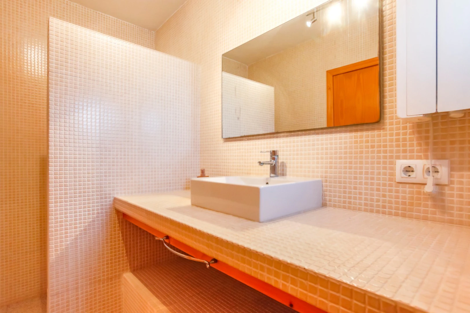 8862 - Casa estilo Mediterráneo con Licencia Turística en Riomar-Deltebre