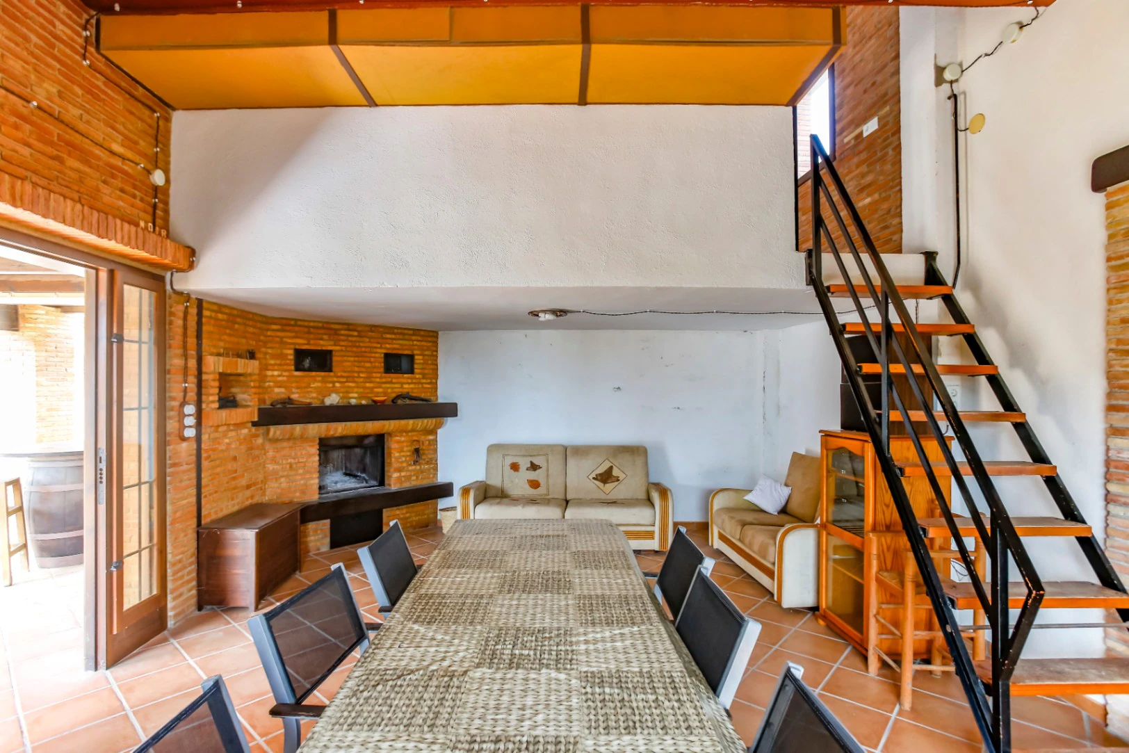 Landhaus zwischen Olivenbäumen