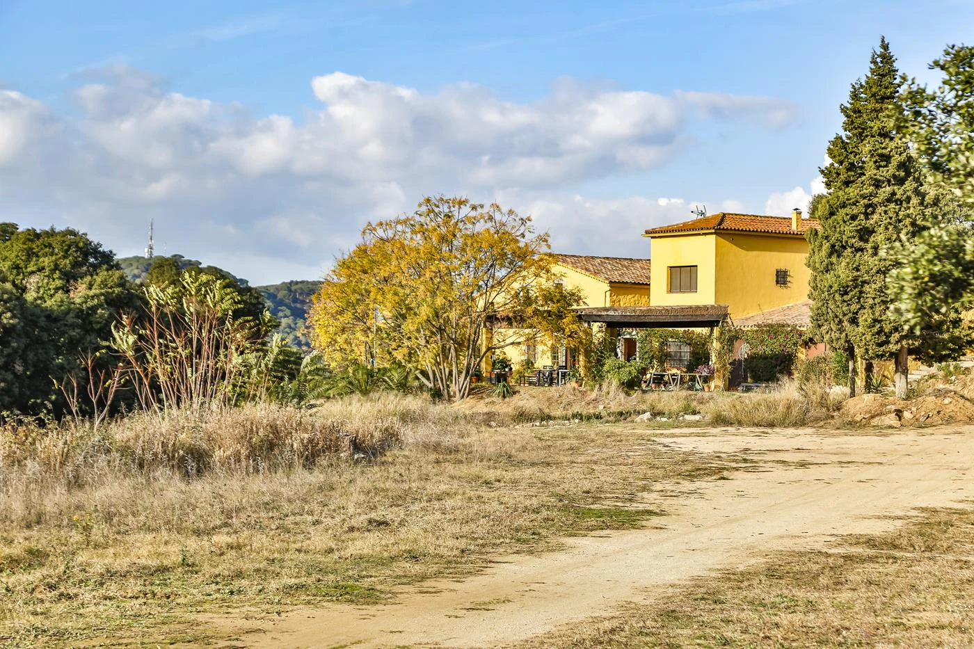 5904 - Country house in Vilassar with 40 hectares.