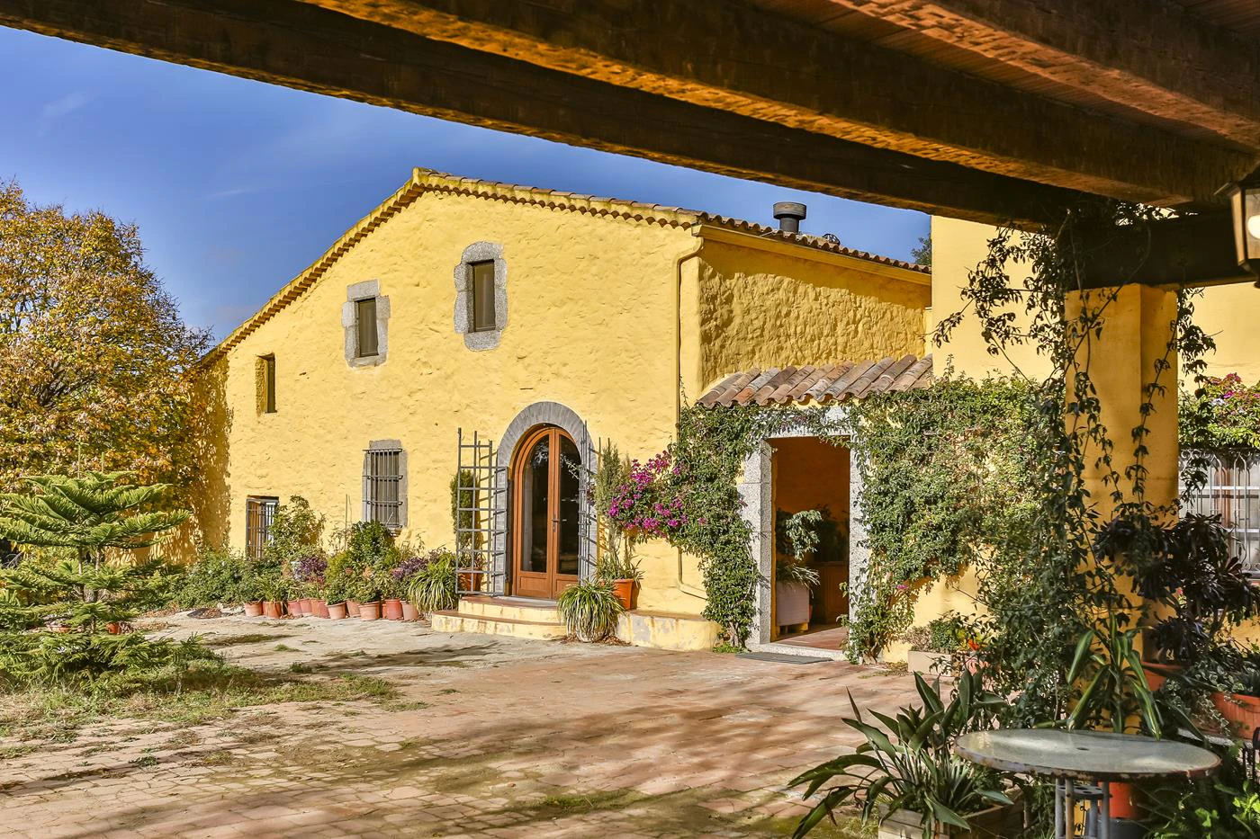 5904 - Country house in Vilassar with 40 hectares.