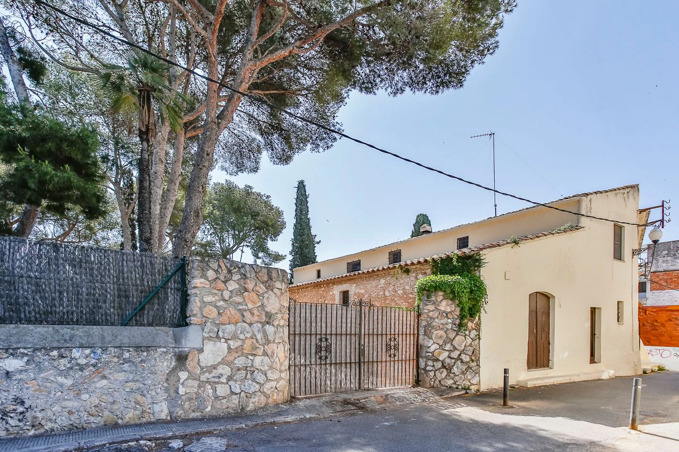 Preciosa masía en venta cerca del mar