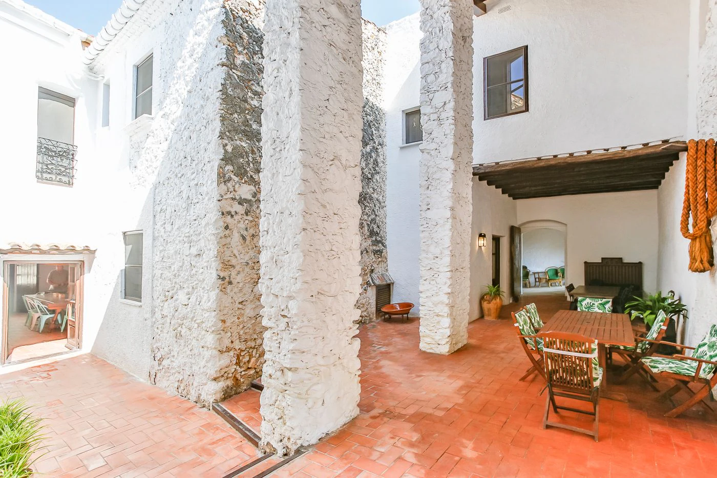 Preciosa masía en venta cerca del mar