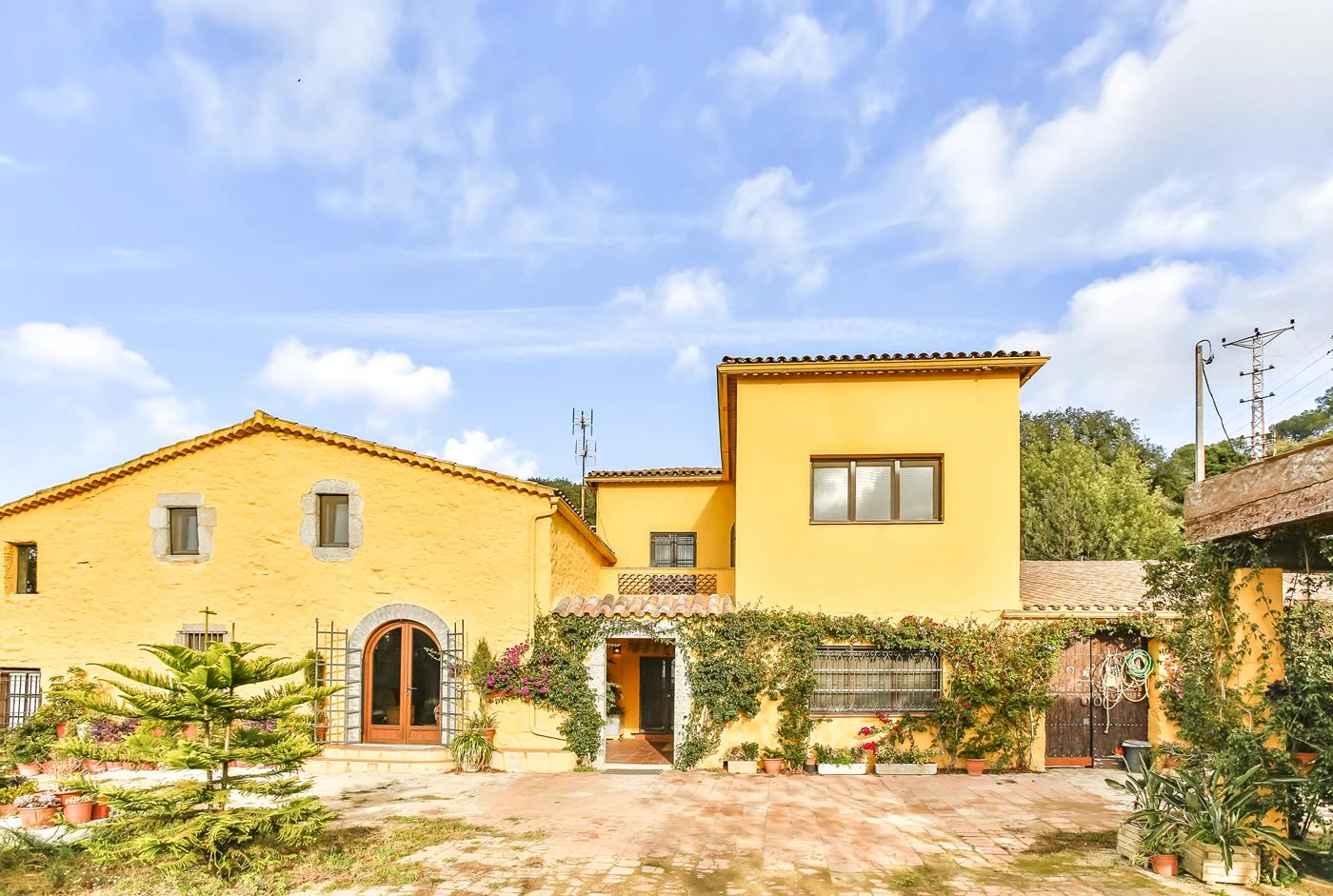 5904 - Country house in Vilassar with 40 hectares.