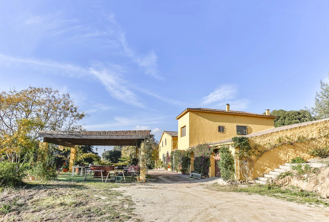 5904 - Country house in Vilassar with 40 hectares.