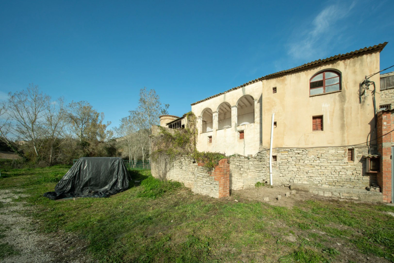 8398 - Masia històrica a reformar a Argençola