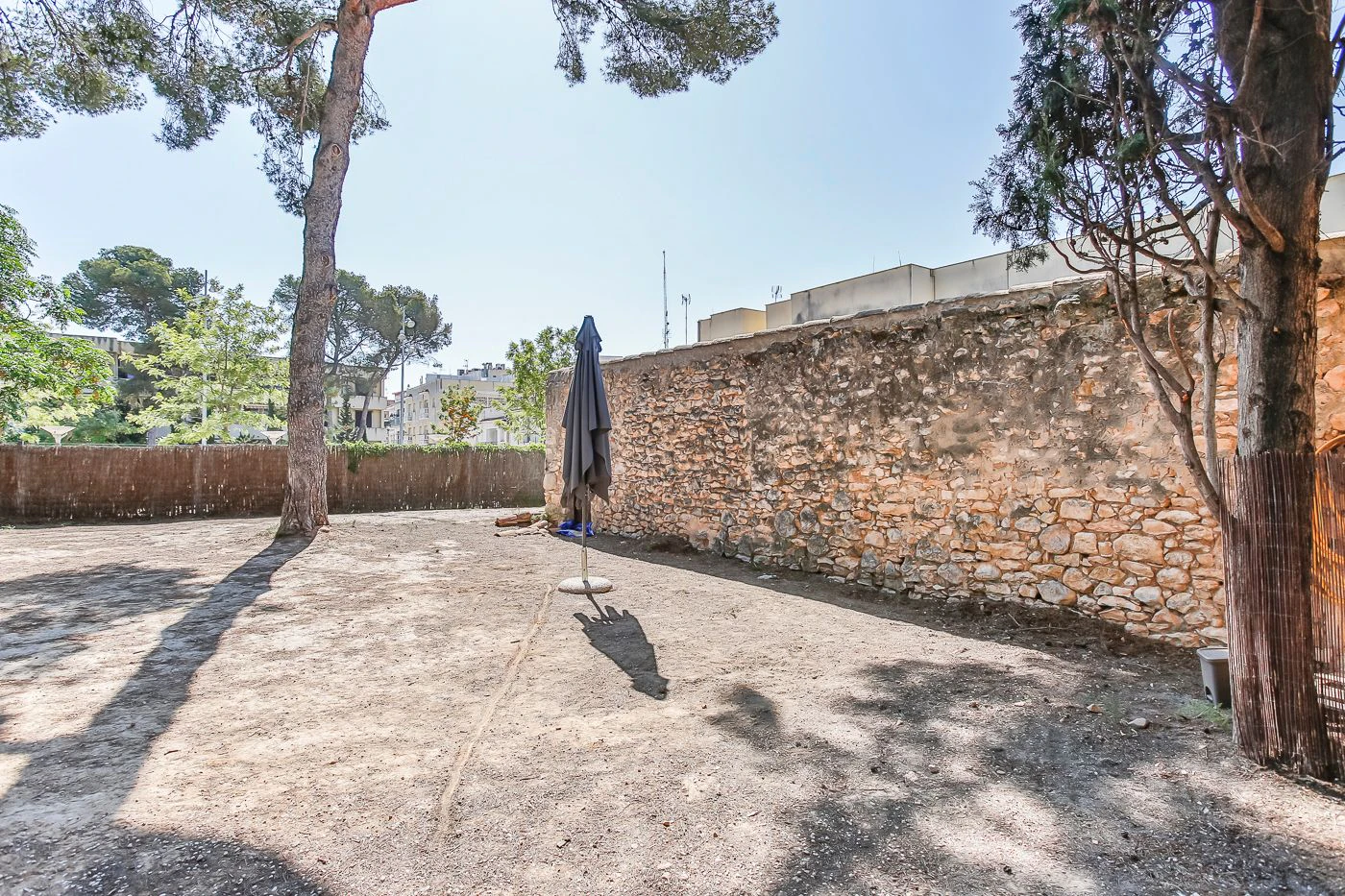 Preciosa masía en venta cerca del mar