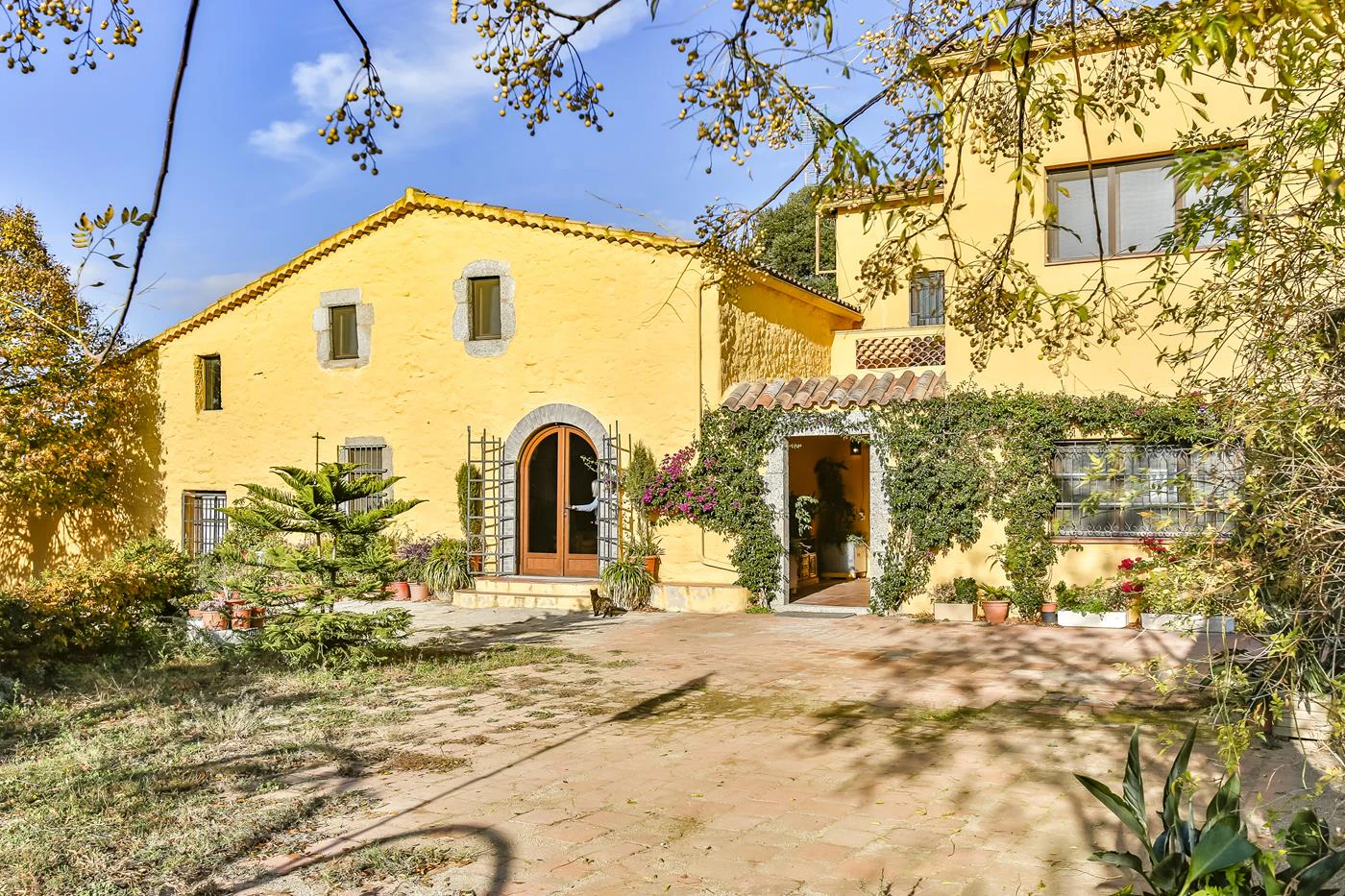 5904 - Country house in Vilassar with 40 hectares.