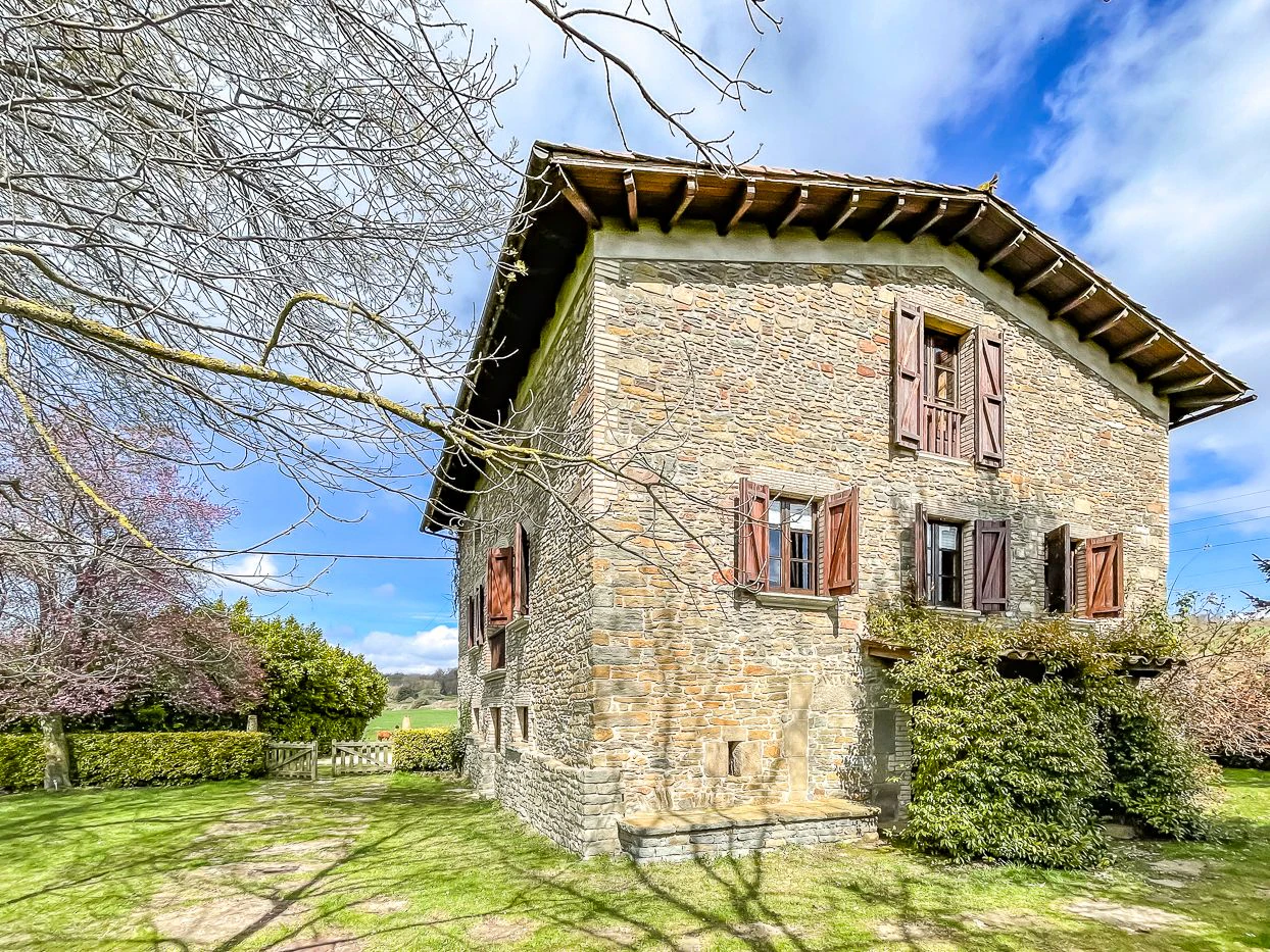 2239 - Masía rehabilitada en Rupit