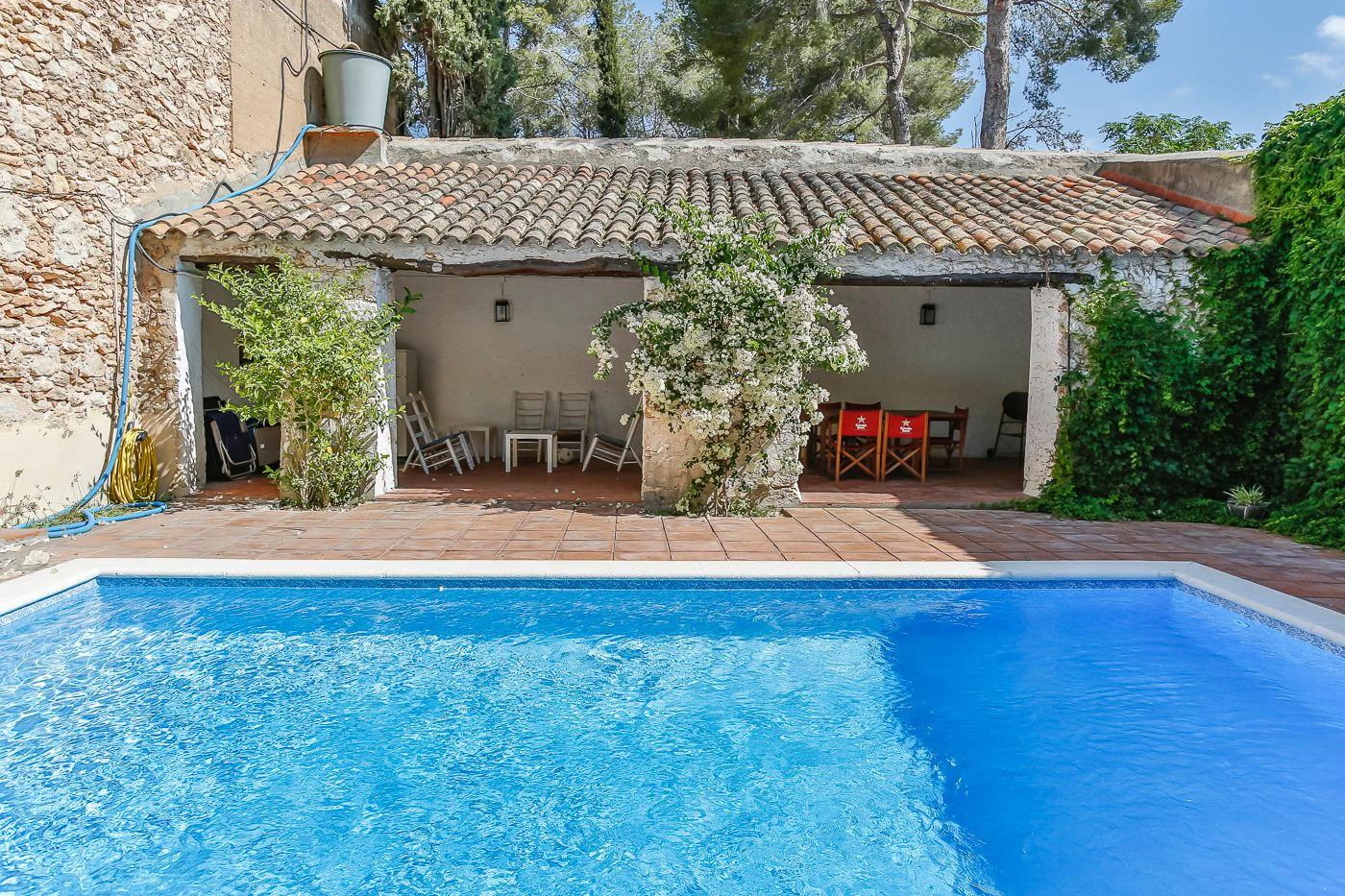 Preciosa masía en venta cerca del mar