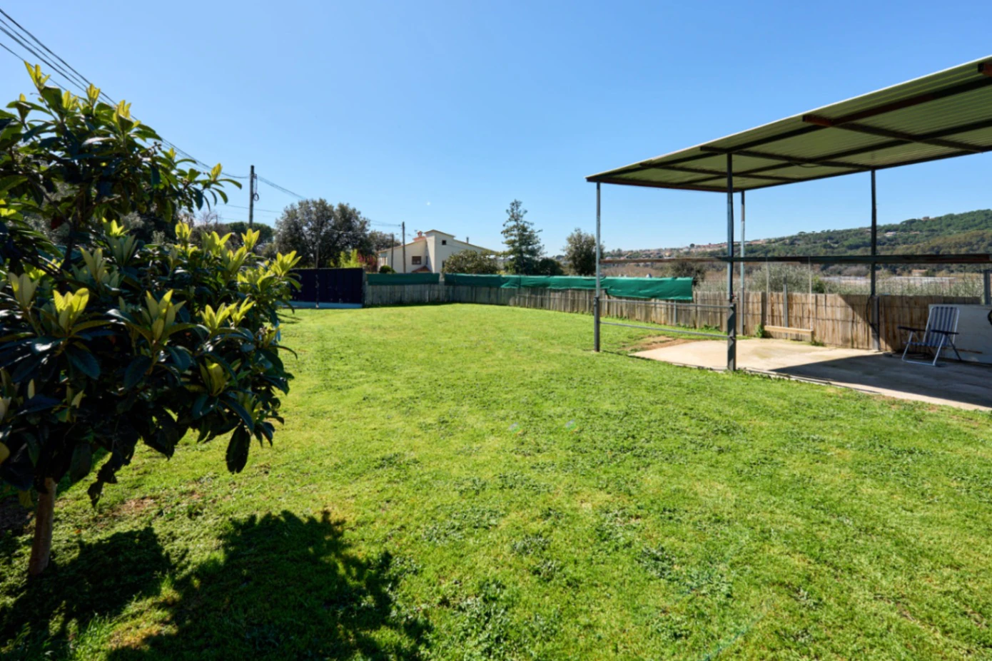 Masía con instalaciones para caballos