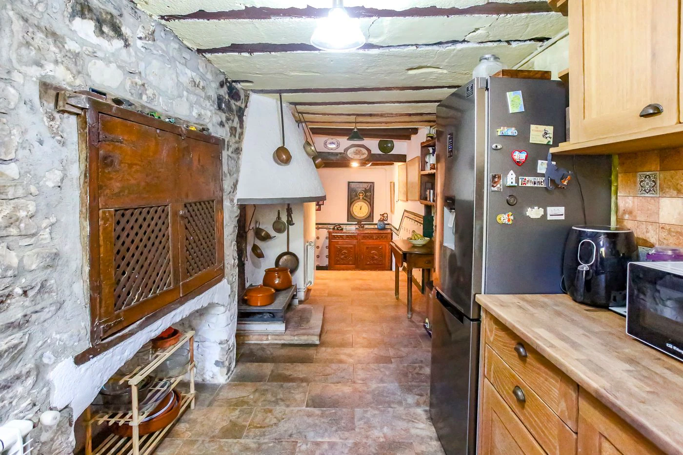 5936 - Masia con encanto con riera que recorre la finca