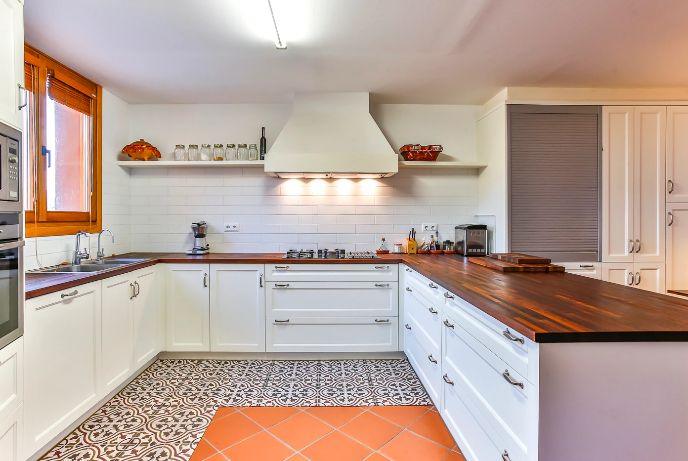 Casa amb jardí en un poble petit i tranquil a Osona