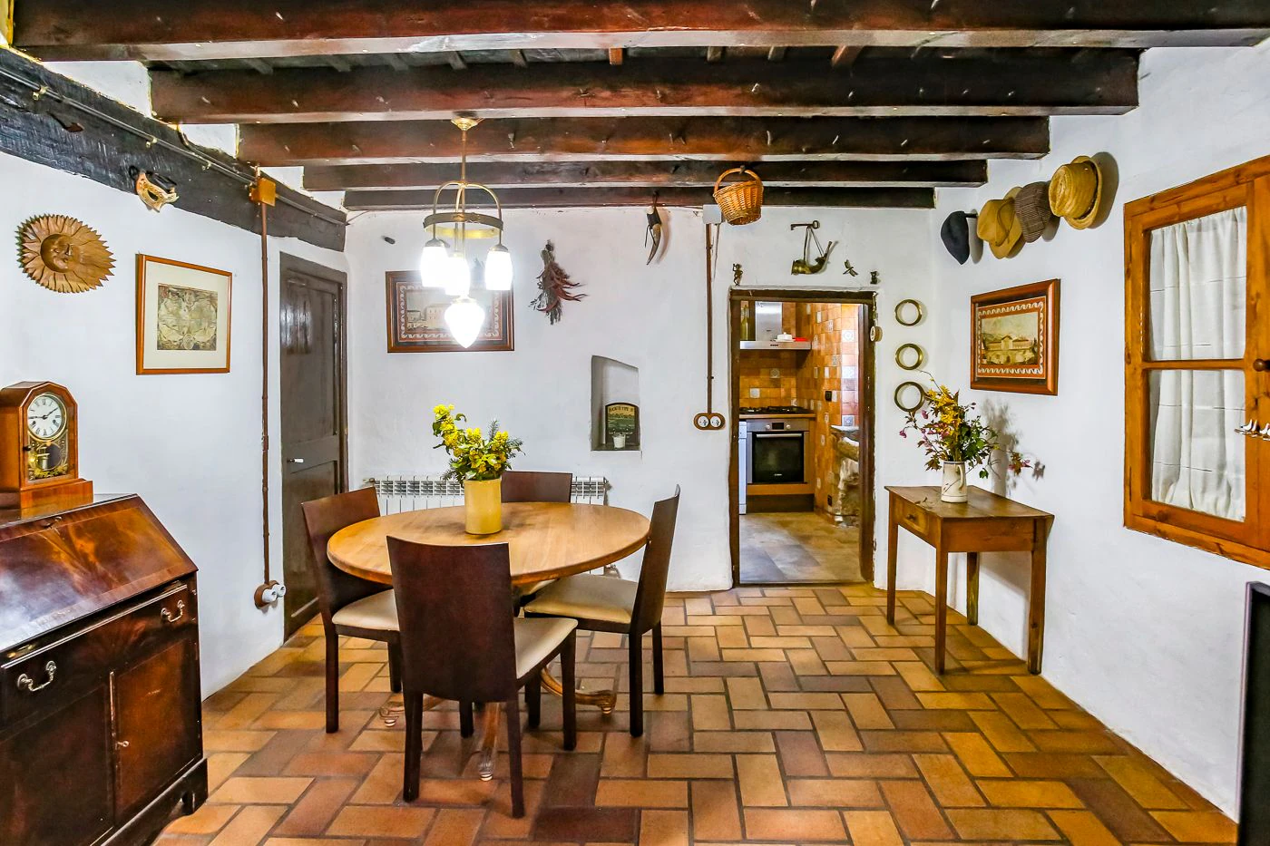 5936 - Masia con encanto con riera que recorre la finca