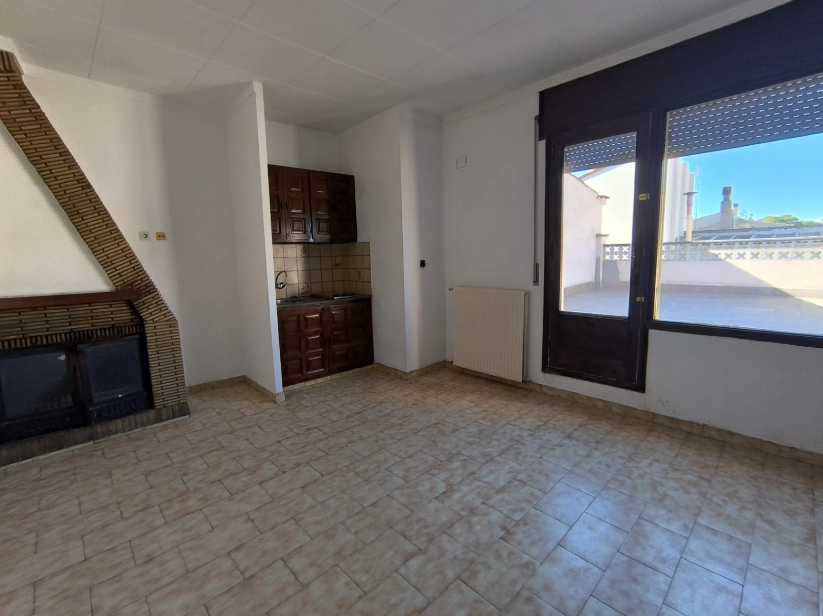 9965 - Casa de pueblo con posibilidad de dos viviendas y terraza.