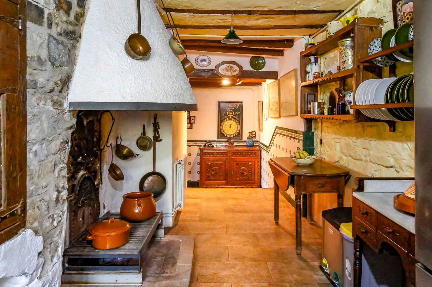 5936 - Masia con encanto con riera que recorre la finca