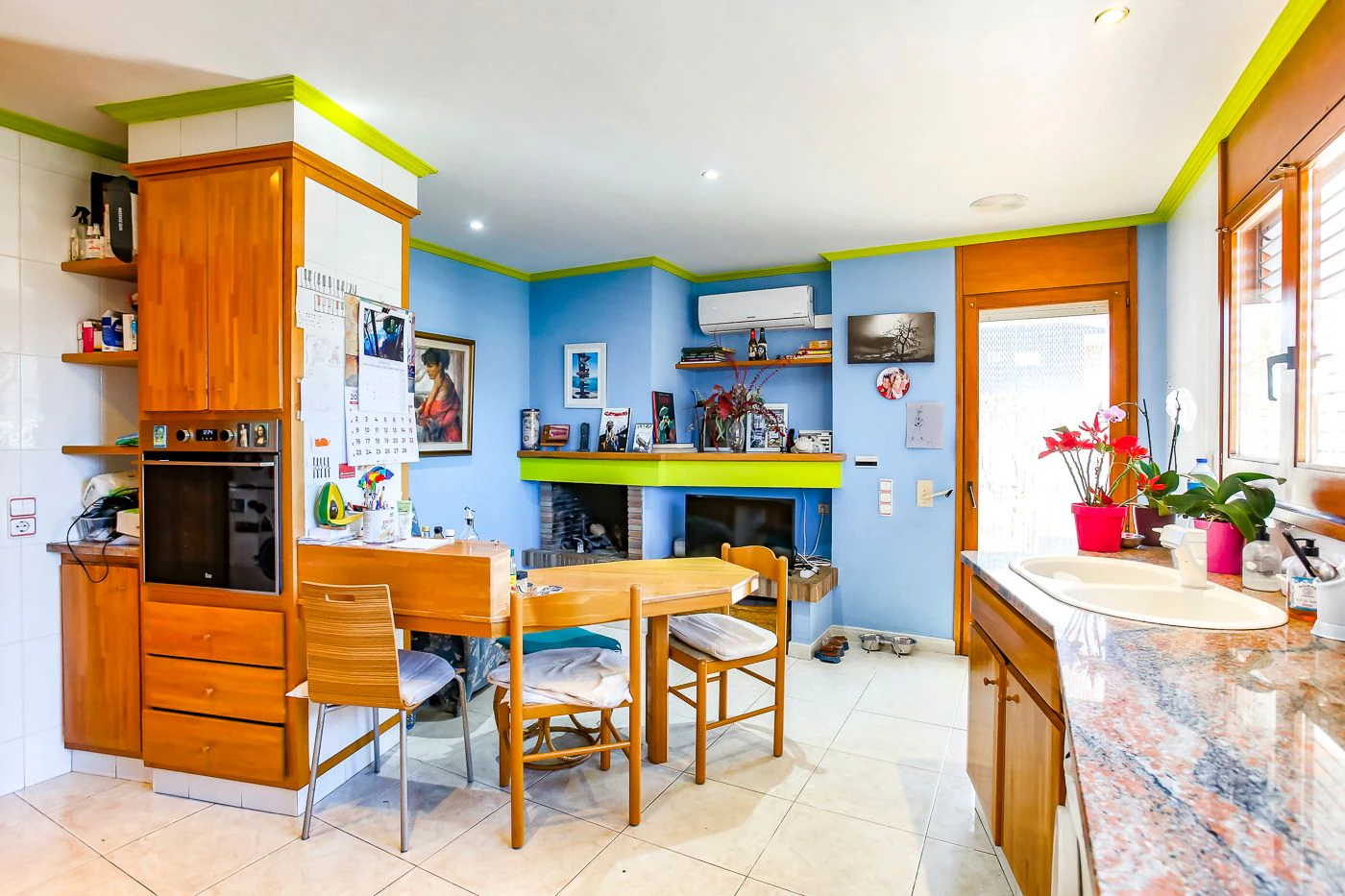 8796 - House with garden and elevator in Olot