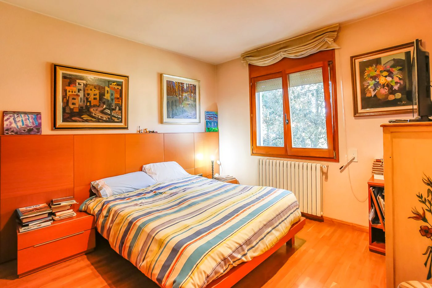 8796 - House with garden and elevator in Olot