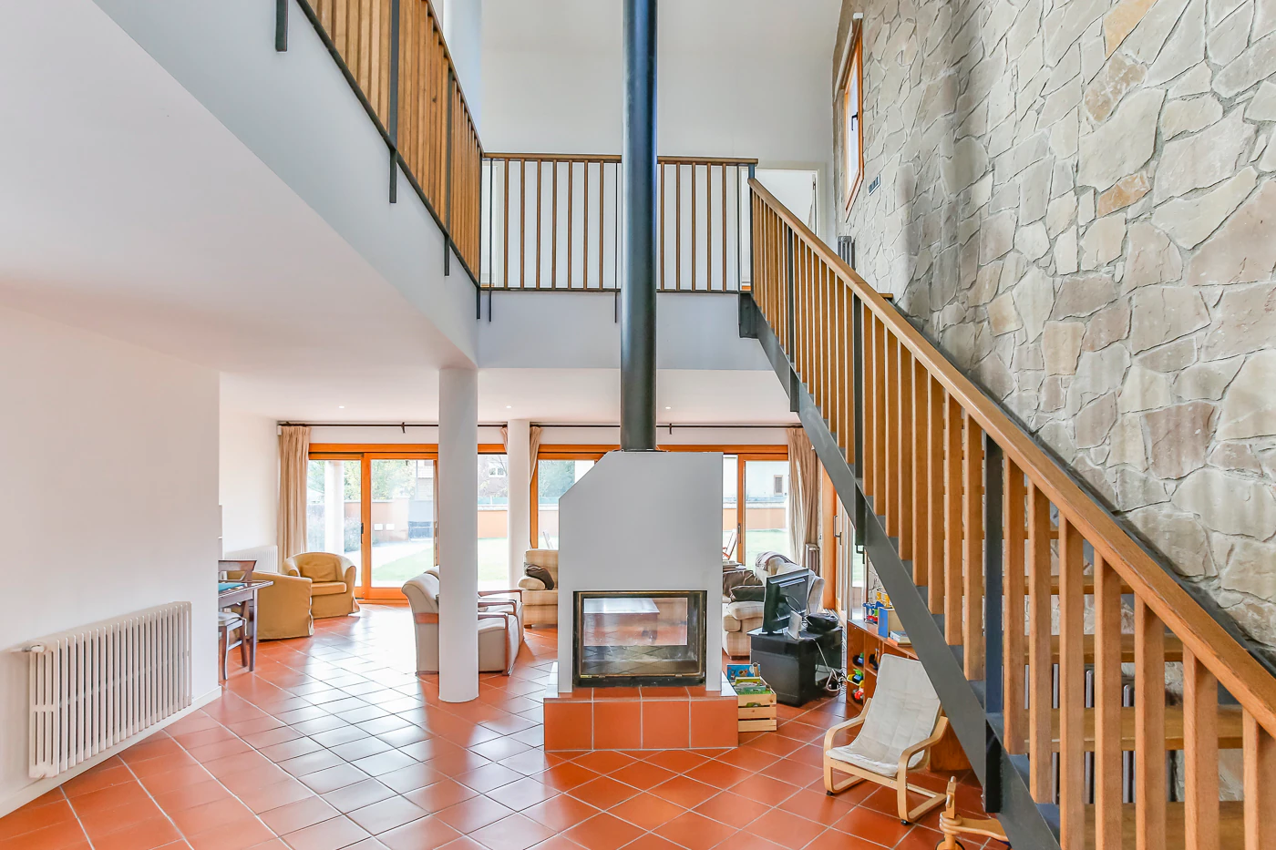 Casa amb jardí en un poble petit i tranquil a Osona